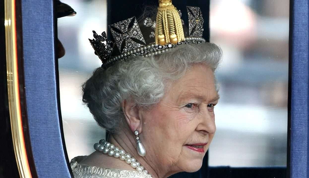 Em livro, ex-chef relata reação curiosa da Rainha ao encontrar uma lesma em seu prato