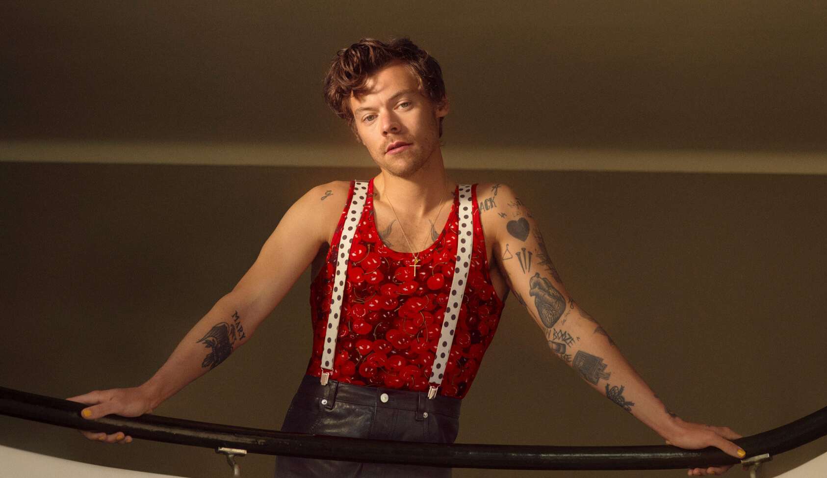 Harry Styles é capa global da Rolling Stone e citado como “Um dos maiores ícones pop do mundo”