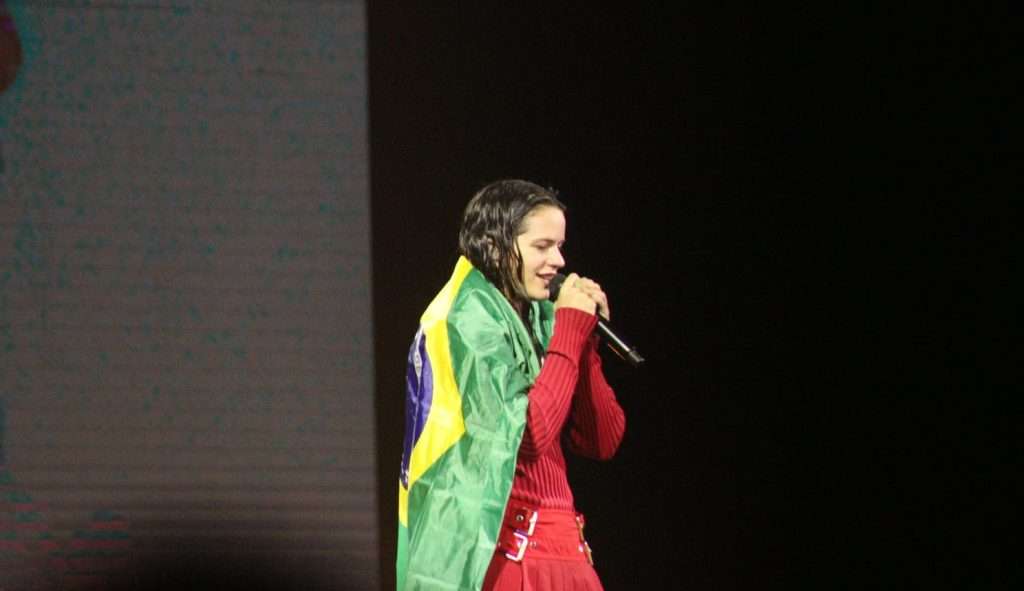 “Rosalía”: Show em São Paulo marca estreia da cantora no Brasil e surpreende fãs