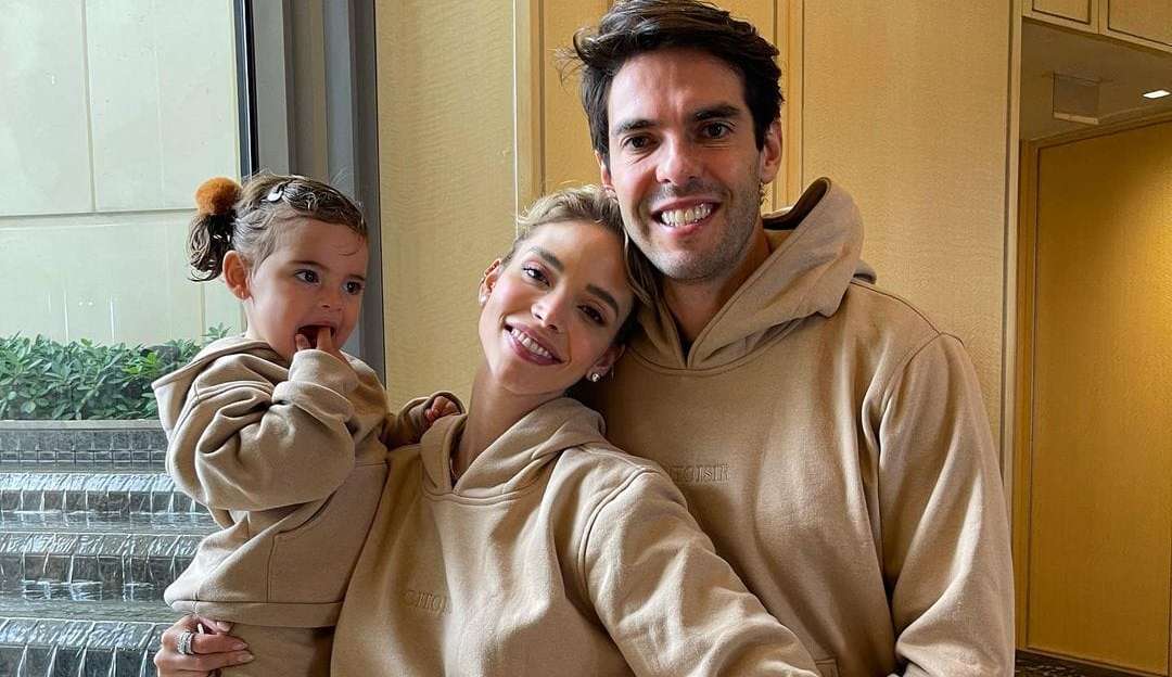 Carol Dias diz comprar roupas para a filha em lojas populares