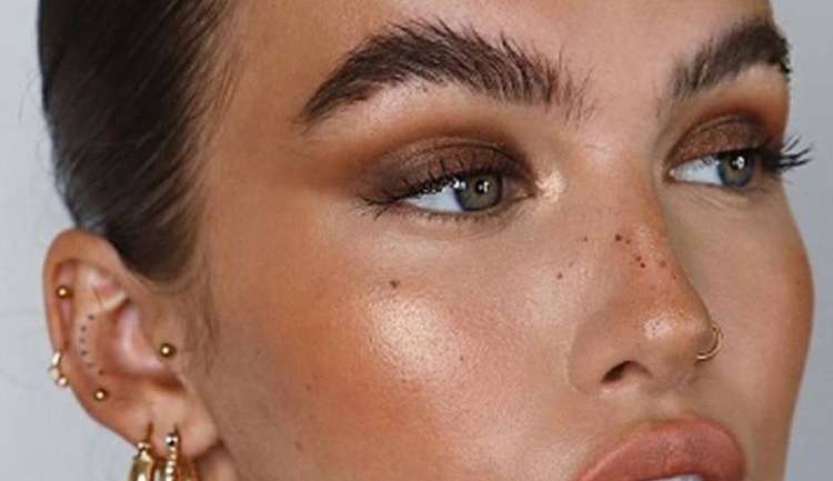 Bronzers em bastão: 5 opções para facilitar sua make