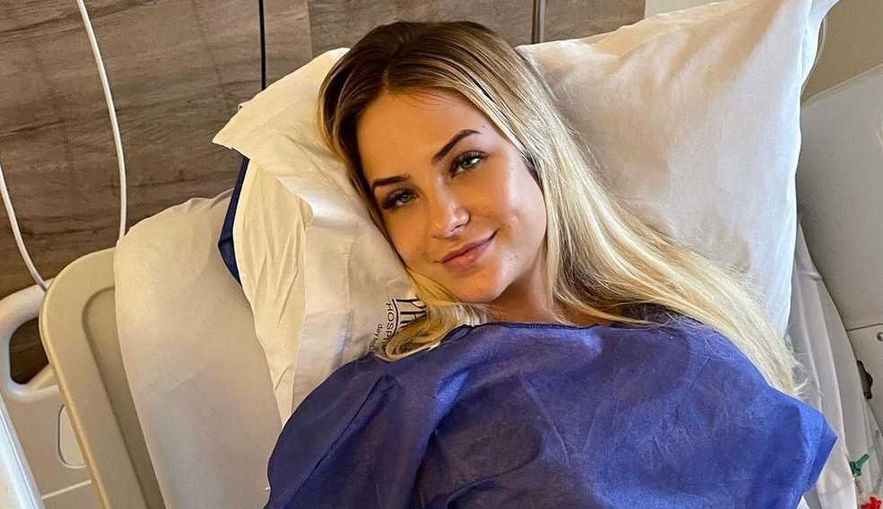 EX-BBB Gabi Martins conta sobre seu processo de lipoescultura e prótese de silicone