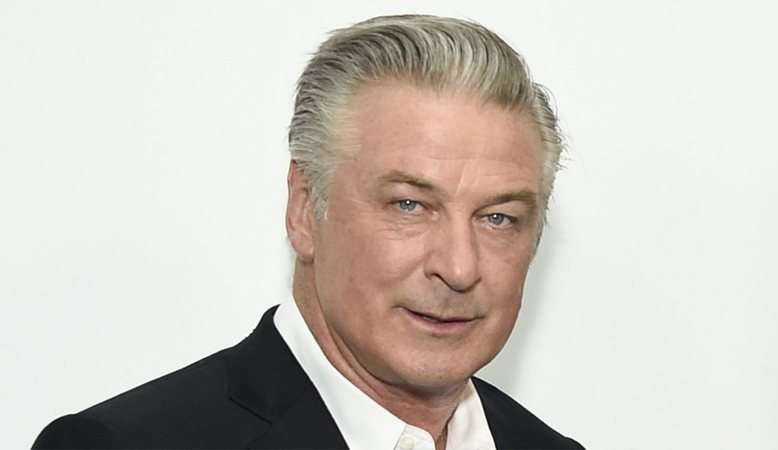 Ator Alec Baldwin recebe processo milionário por difamação
