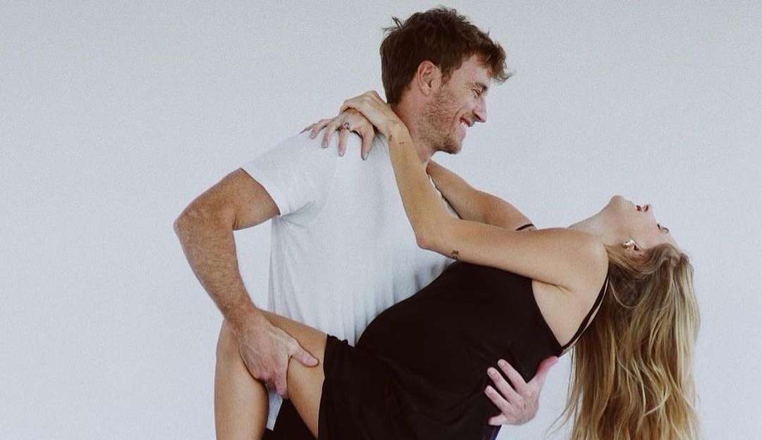 Isabella Scherer é homenageada pelo namorado: “Você é luz”