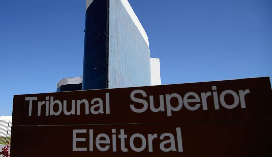 TSE remove um post a cada três dias de campanha dos presidenciáveis