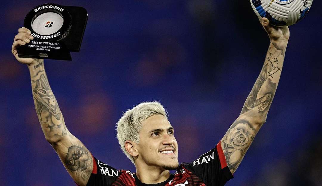 Após marcar 3 gols na semifinal da Libertadores, Pedro é destaque internacional