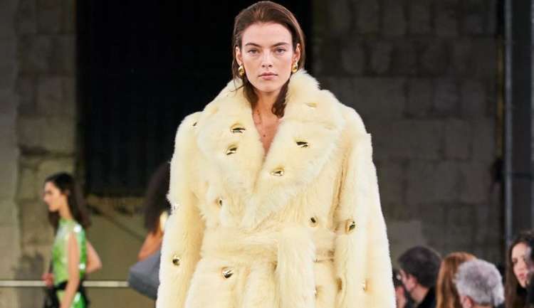 Bottega Veneta lança nova campanha e livro