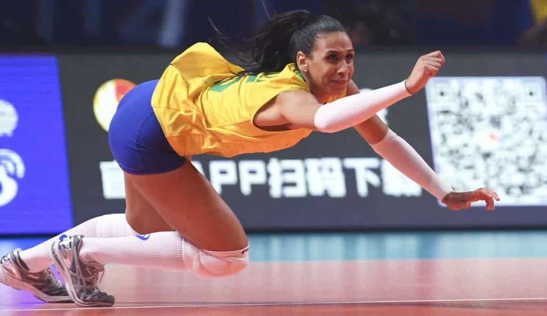 Paula Borgo é afastada após descobrir tumor no estômago