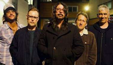 Foo Fighters divulga primeira foto oficial sem Taylor Hawkins