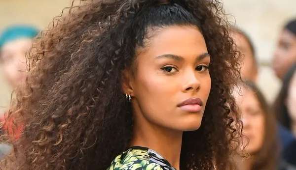Cabelos cacheados: veja algumas ideias para arrasar no look