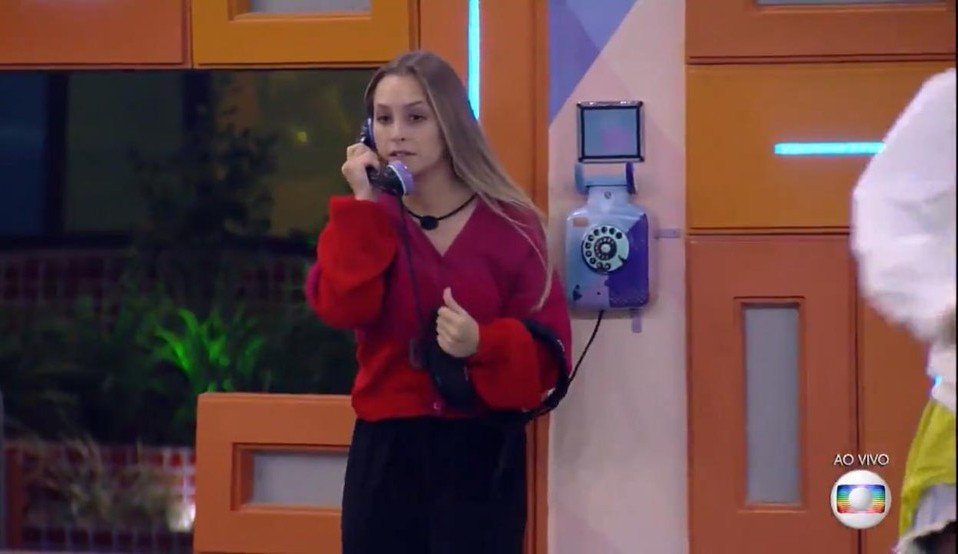 BBB 21: Carla Diaz atende o Big Fone e indica Lumena, Rodolffo e Fiuk ao paredão