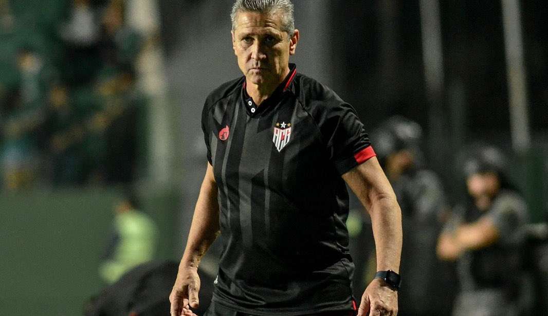 Vasco acerta com técnico Jorginho para reta final da Série B