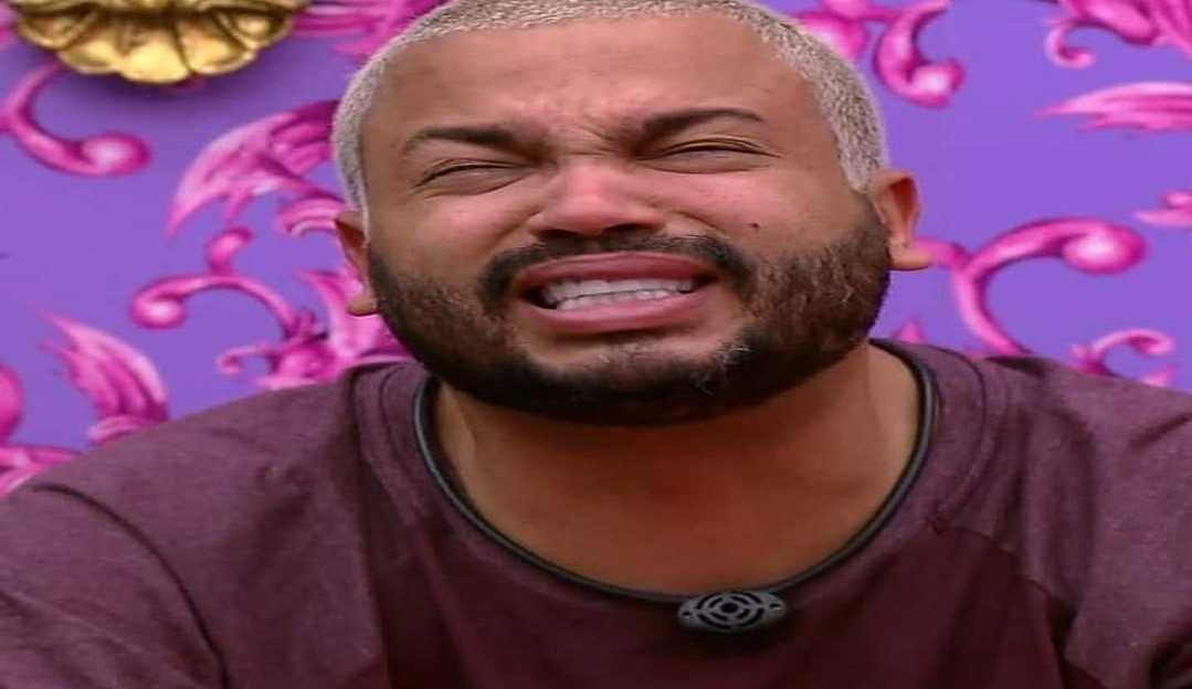 Projota se revolta com o Raio-X