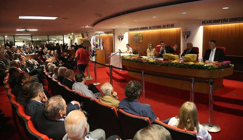 Projeto de futuro do São Paulo prevê possibilidade de reeleição, votação termina hoje