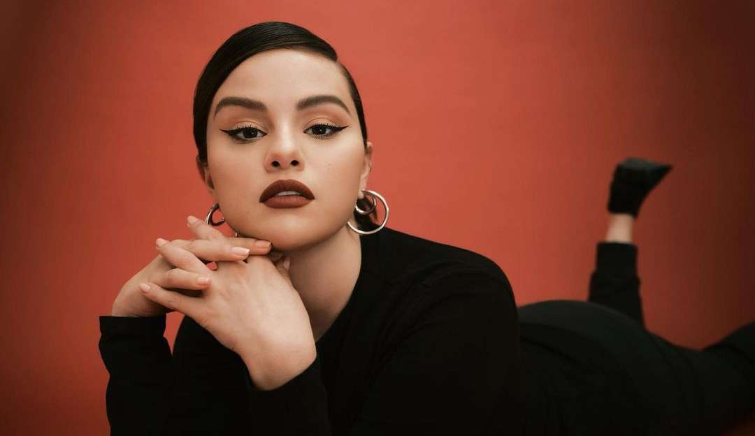 Selena Gomez anuncia novo clipe com parceria