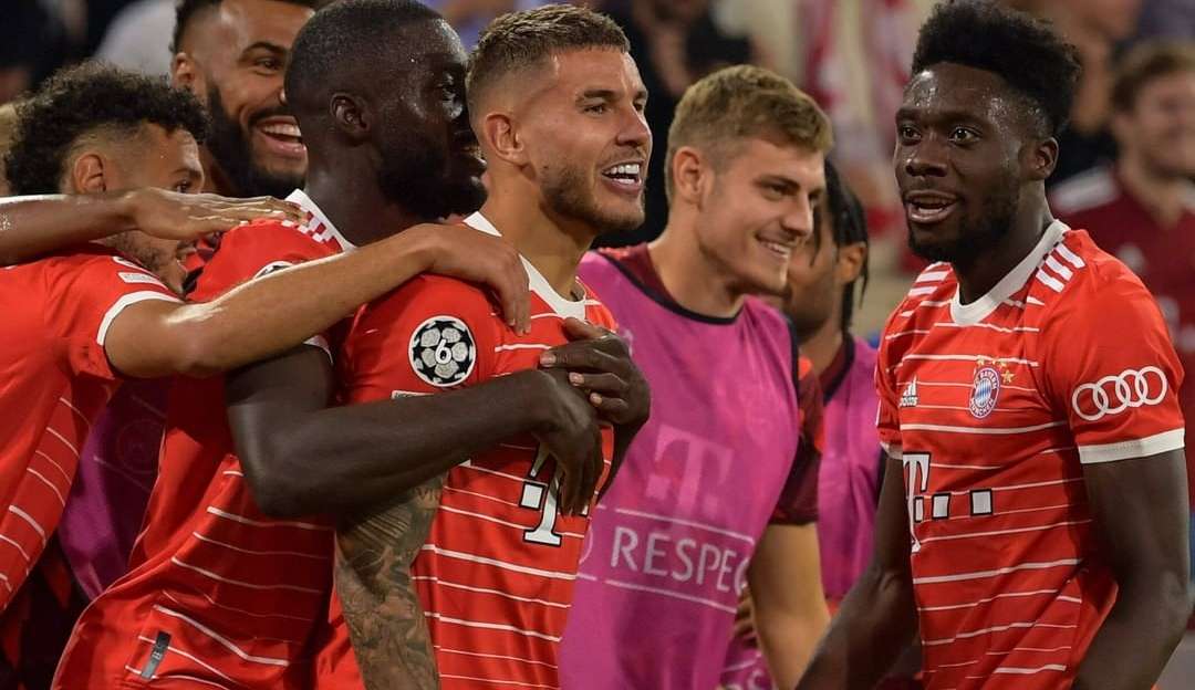 Bayer de Munique vence Barcelona de Lewandowski e se isola na liderança