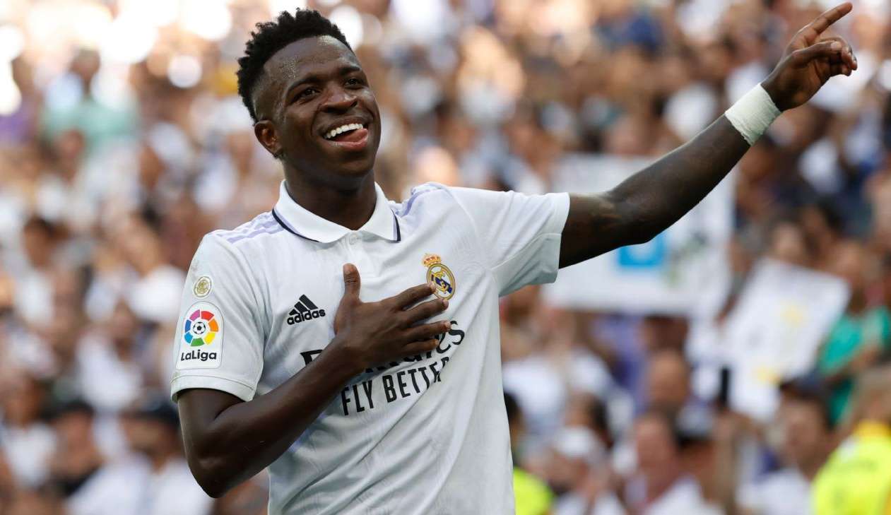 Vinicius Jr sofre comentários racistas e é defendido por fãs e outros jogadores