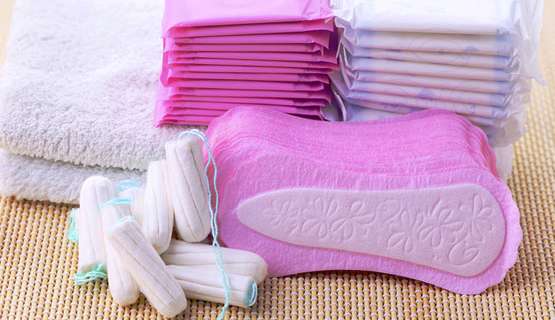 Governo continua sem previsão de distribuir absorventes gratuitamente