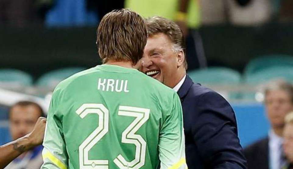 Técnico Louis Van Gaal afirma que convocará quatro golerios para a Copa do Mundo