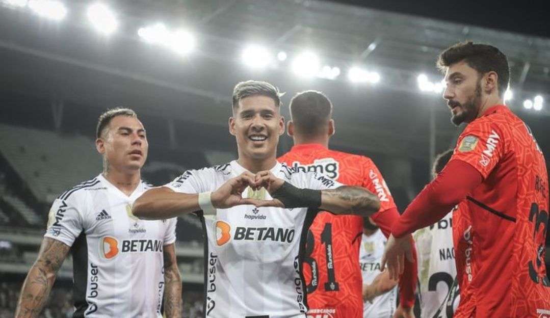 Junior Alonso defende Zaracho após cobrança da torcida