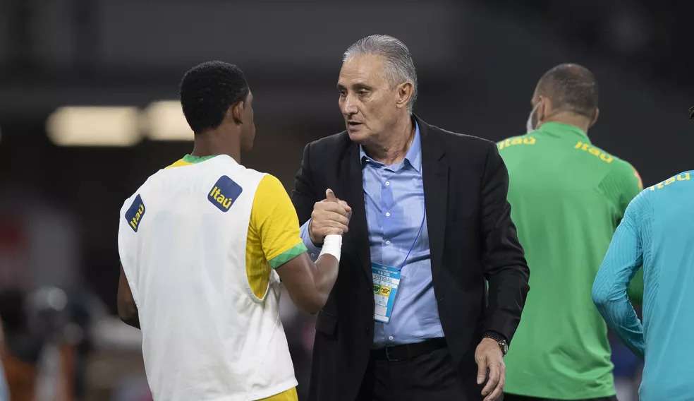 Tite comenta declaração de Abel Ferreira sobre Danilo na Seleção