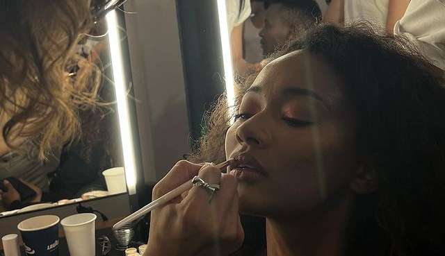 Simple Organic assina beleza na Fashion Week Milão