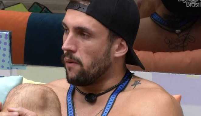 BBB21: Arthur promete imunizar Projota mesmo sabendo que Carla está na mira do líder