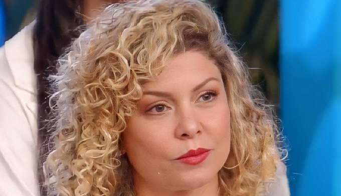 A Fazenda: Bárbara Borges se posiciona contra grupo de Deolane