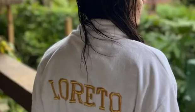 José Loreto posta foto de Rafa Kalimann de roupão e se declara