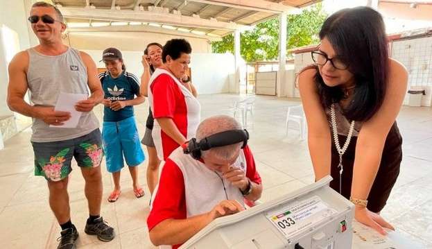 Eleições 2022: Veja o que é permitido vestir na hora de votar