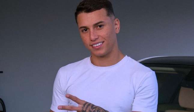 Youtuber brasileiro ostenta ganhos em Balneário Camboriú