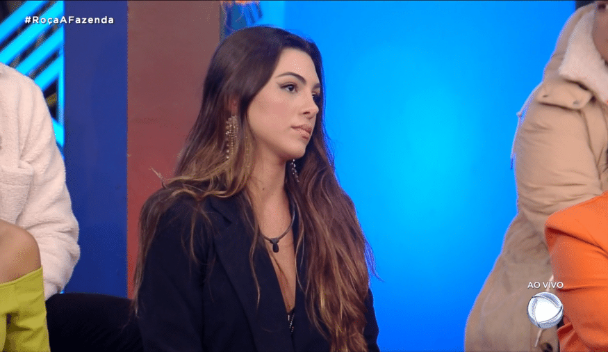 A Fazenda: Pétala alfineta Bárbara em votação ao vivo