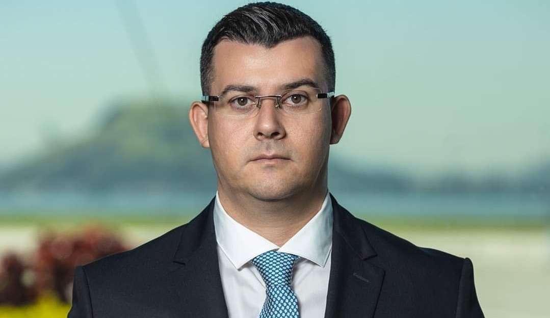 Candidato Bolsonarista que enfrentou Witzel e Paes é favorito na ALERJ