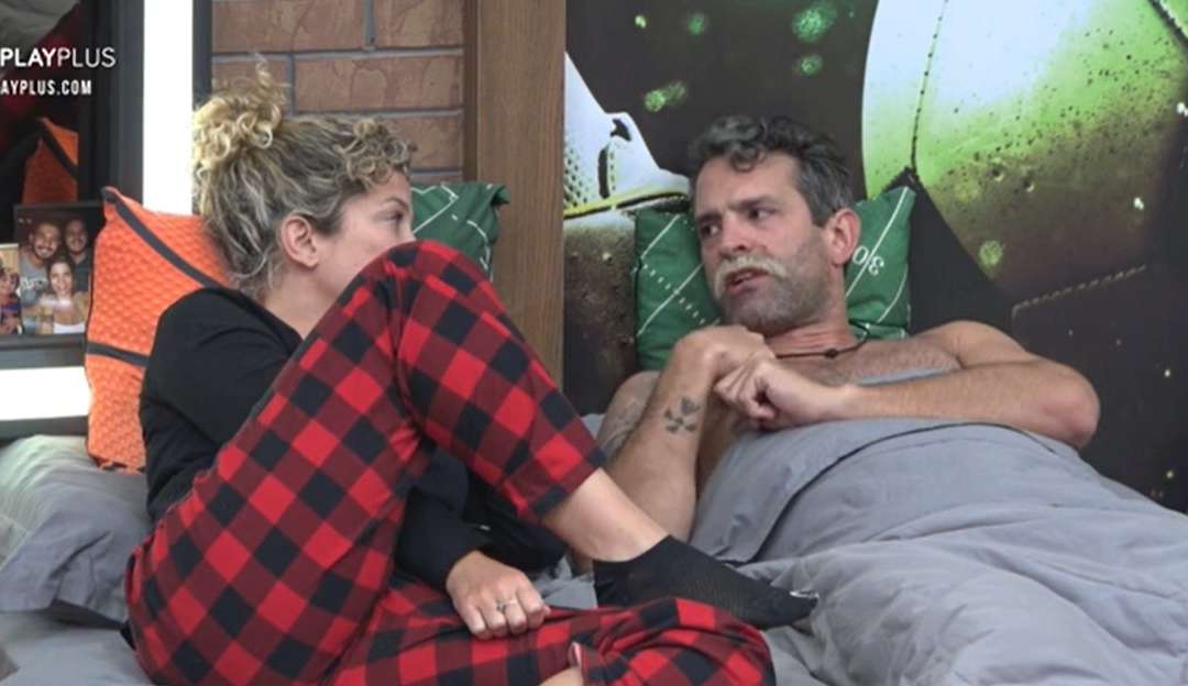 A Fazenda: Iran reafirma que Bárbara Borges é prioridade no reality