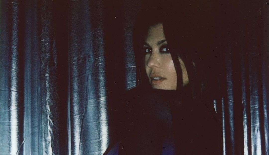 Kourtney Kardashian compartilha fotos de viagem com Travis Barker e os filhos