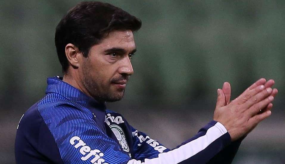 Com o ‘’pavio curto’’, Abel é direto ao responder sobre expulsão no Palmeiras