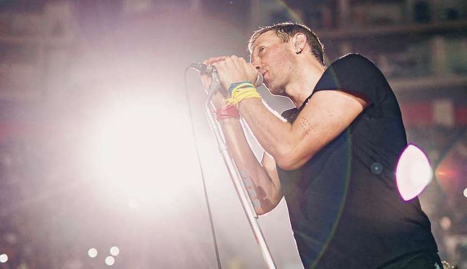 Coldplay adia os oito shows que fariam no Brasil em 2022