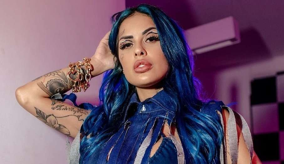 Tati Zaqui passa mal e é atendida pela produção de A Fazenda após briga generalizada