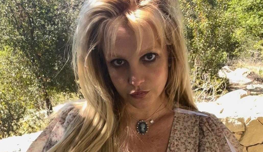 Britney Spears desce a letra na mãe que implorou por perdão recentemente: “Queimem no inferno”