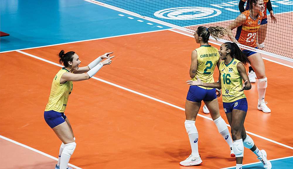 Brasil se aproxima das quartas de final do Mundial de Vôlei