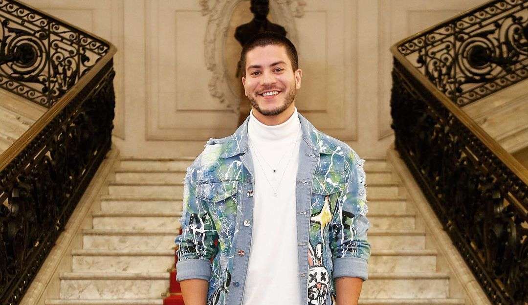 Arthur Aguiar comenta separação de Maíra Cardi: “Seremos sempre uma família”