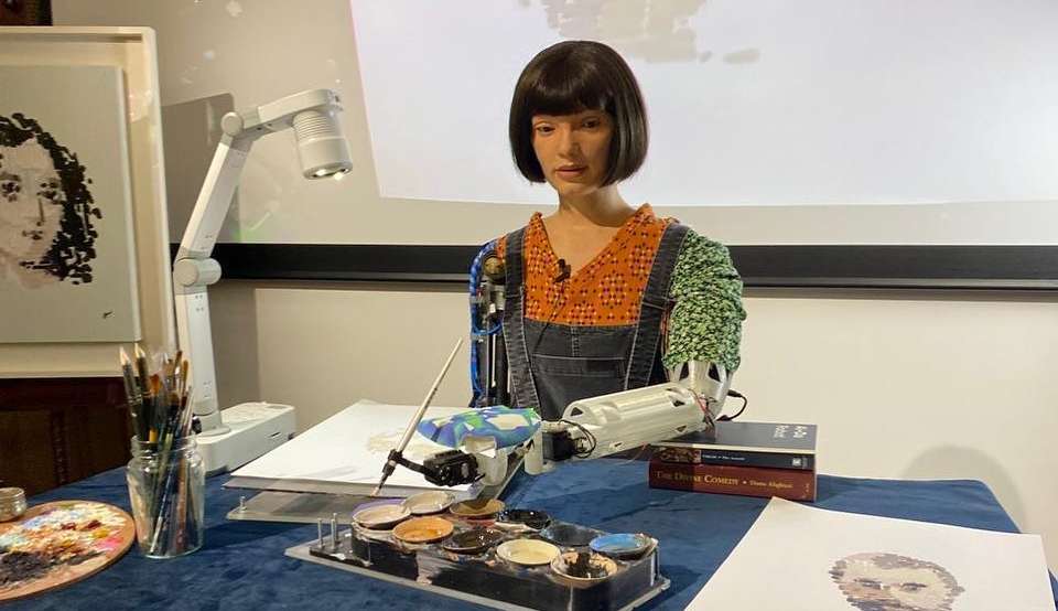 Robô realista discursará na câmara alta do parlamento do Reino Unido