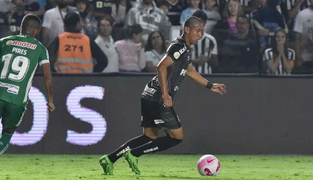 Miguelito estreia no profissional do Santos sob as graças da torcida