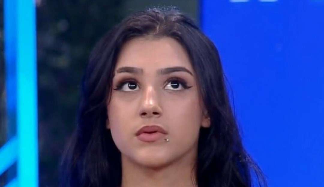 A Fazenda: Bia Miranda se emociona ao revelar abuso na infância