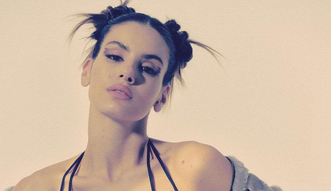 Camila Queiroz retorna a Globo com participação no Altas Horas