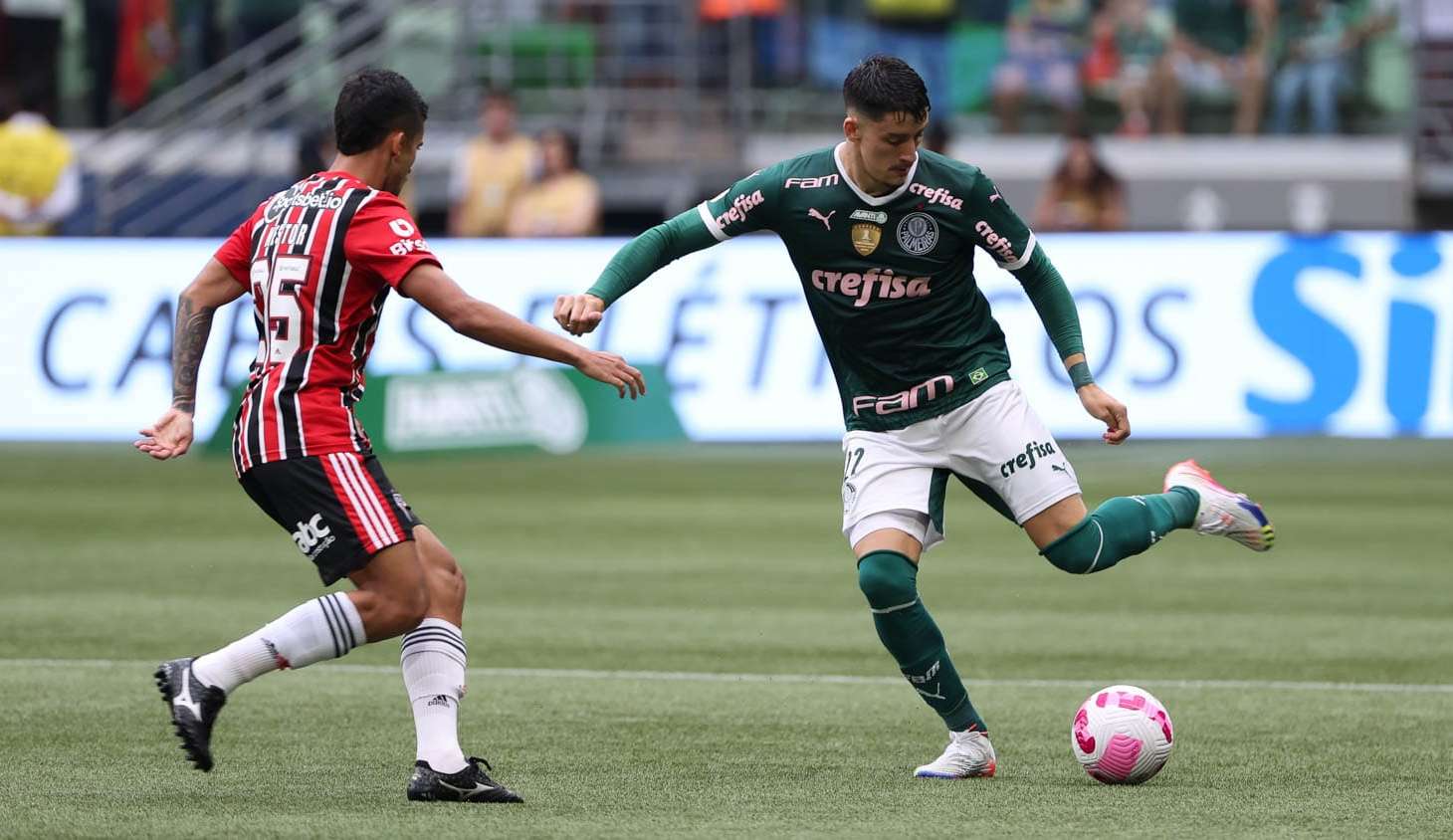 Choque-Rei termina empatado e Palmeiras segue na liderança do brasileirão