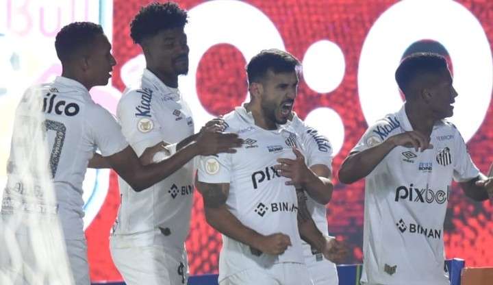 Santos vence o Red Bull Bragantino e se aproxima da vaga para a Libertadores