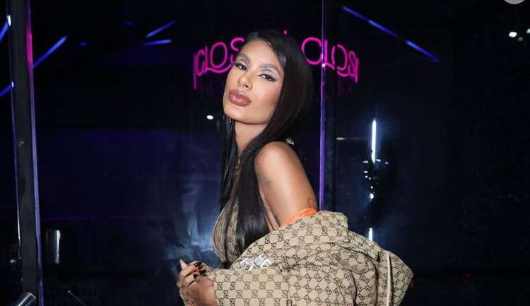 Pocah comemora aniversário com festa luxuosa na Barra da Tijuca