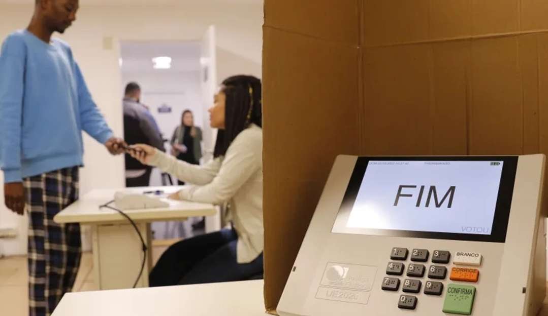 Ministros votam à favor da liberação de passe livre no dia da eleição