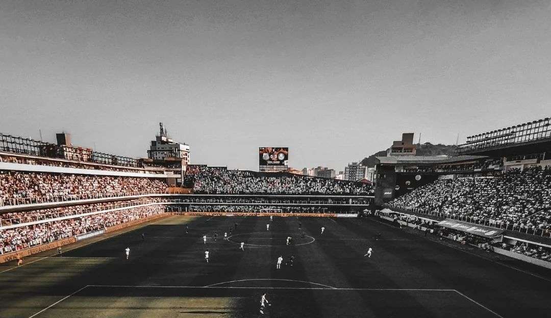 Santos e Corinthians jogam em busca da vaga para a Libertadores